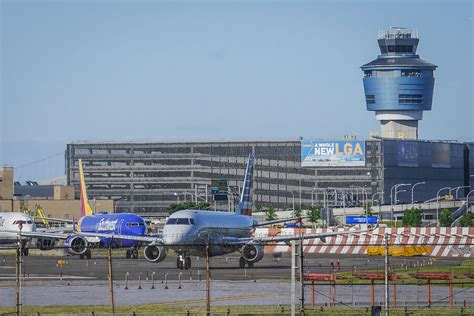 ¿vuelo Retrasado Los Problemas Del Control Del Tráfico Aéreo Van Más