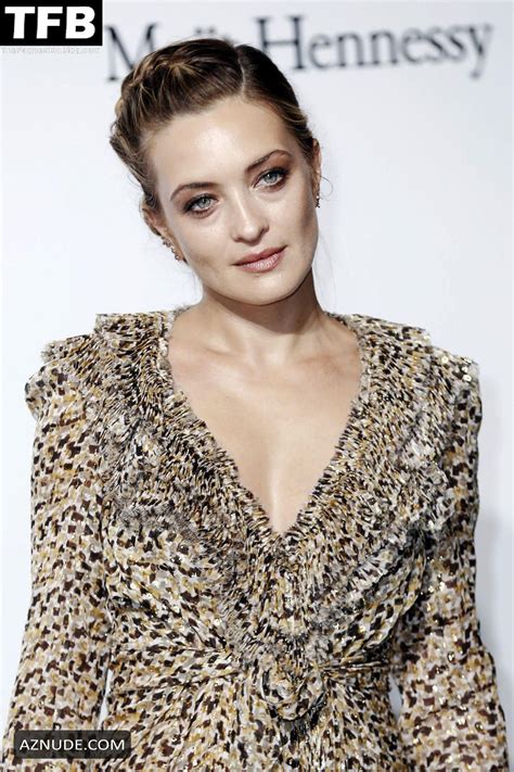 Carolina Crescentini Nude And Sexy Photos Collection AZNude