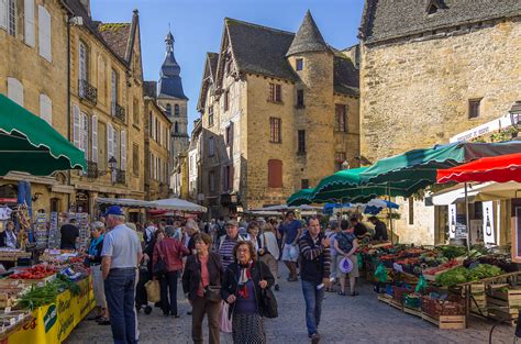 The Market Towns French Chateau For Rent Chateau De Bardouly