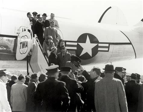 JFK ARRIVING FLIGHT