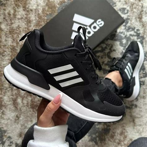 Pin by Almeidajessica on Guardado rápido in 2024 Shoes Adidas Sneakers