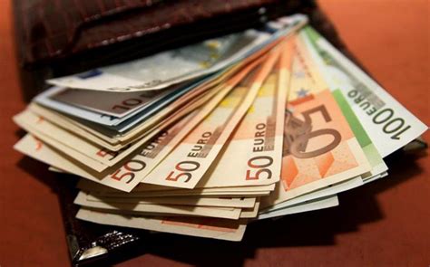 Как нужно хранить деньги в кошельке, чтобы их становилось больше?