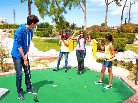 Miniature Golf | Boomers Vista