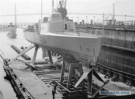 «Эта эра уже прошла». В Ульяновском речпорту разбирают на металлолом ...