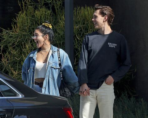 Vanessa Hudgens Beautiful In Jeans Hot Celebs Home