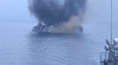 ロシア国防省「ウクライナ無人艇が黒海で偵察艦に攻撃」動画公開 毎日新聞