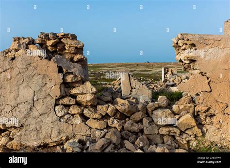 Abandoned Houses In Desert Stock Photo Alamy