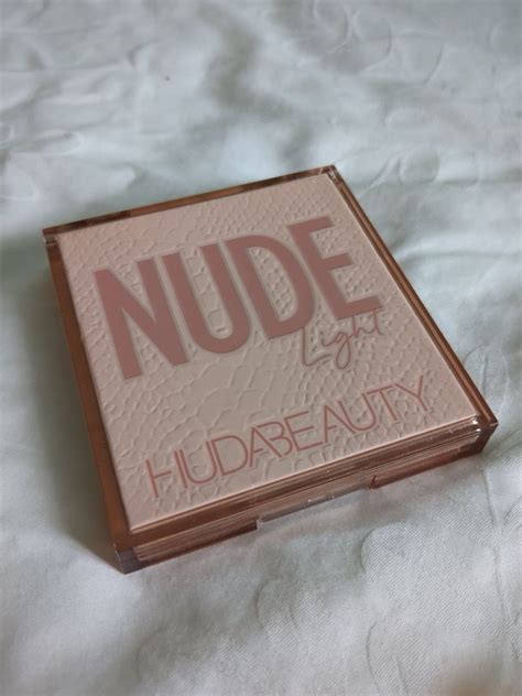 Huda Beauty Light Nude Obsession Eyeshadow Palette Beauty Personal Care Face Makeup On