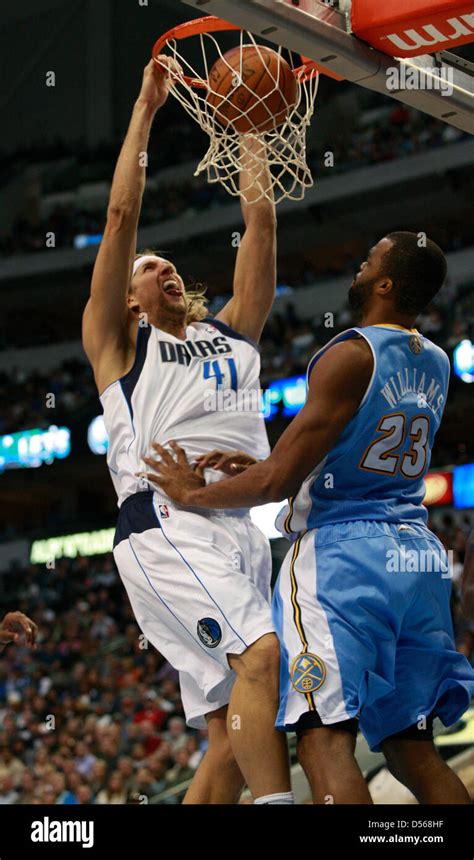 Dallas mavericks dirk nowitzki dunks hi-res stock photography and ...