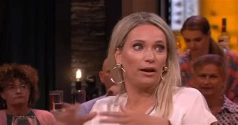 Hélène Hendriks verovert de stranden met haar adembenemende verschijning in bikini