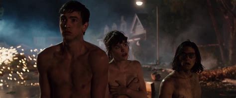 Mackenzie Davis Nude Photos Videos Thefappening