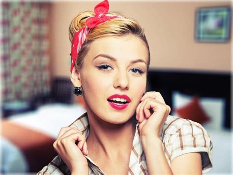 Premium Photo Pinup Style Portrait Of Surprised Blonde Woman Sepia Toned