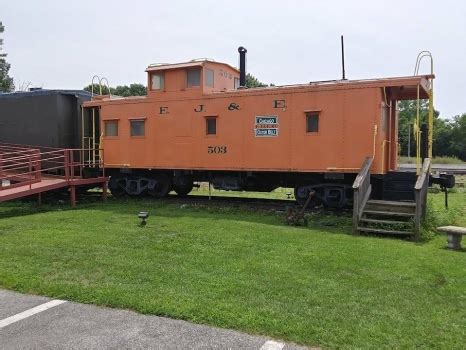 Solve Ej E Caboose Jigsaw Puzzle Online With Pieces