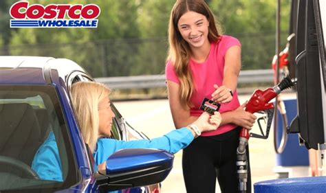 Costco New Gold Star Members receive a $20 Digital Costco Shop Card