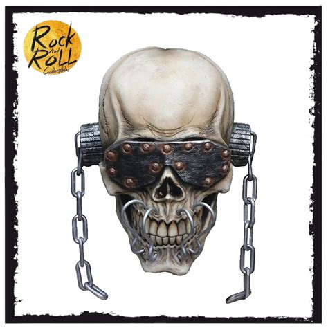 vic rattlehead costume