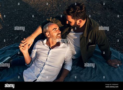 Ragazzi Gay Che Si Baciano Immagini E Fotografie Stock Ad Alta Risoluzione Alamy