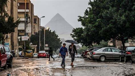 Noodweer in Egypte eist 21 levens | NOS