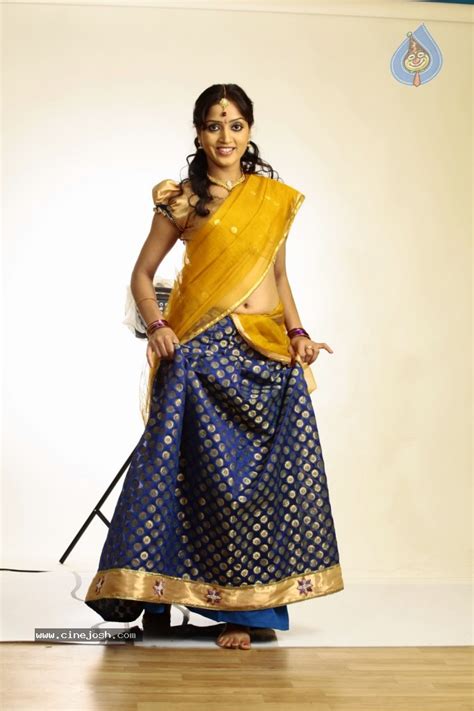 Divya Singh Hot Gallery Photo 51 Of 102