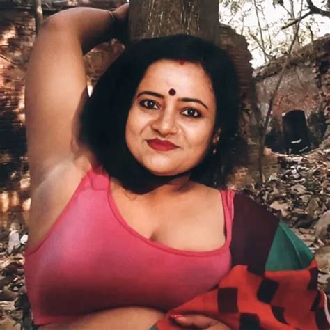 Anasuya Bharadwaj MILF Sperma Attribut Komplett Mit Sperma Bedeckt