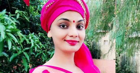 Neha Singh Rathore Wikipedia Neha Singh Rathor Husband Biography