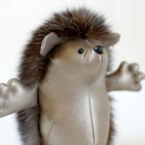 Игрушка ежик из натурального меха седого соболя и кожи