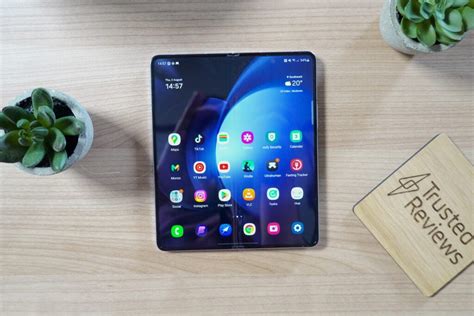 三星 Galaxy Z Flip 5 与三星 Galaxy Z Fold 5：哪款折叠屏手机最好？ 0x资讯