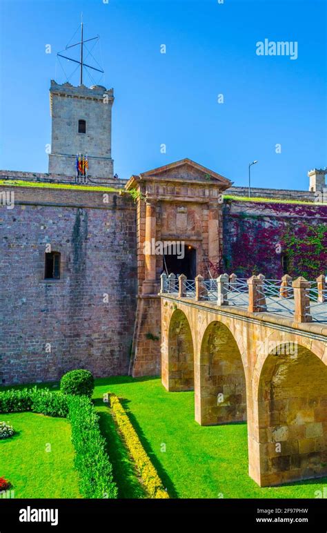 Montjuic castle in Barcelona Stock Photo - Alamy