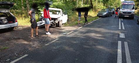 Czo Owe Zderzenie Dw Ch Aut Jedna Osoba Trafi A Do Szpitala Foto