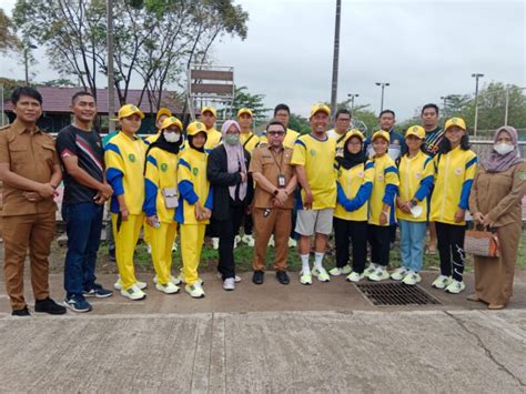 Lepas Atlet Renang Ke Berau Ketua Prsi Kutim Optimis Target Emas