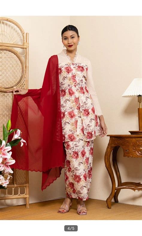 Baju Kebaya Zalia Merah Nude Women S Fashion Muslimah Fashion Baju Kurung Sets On Carousell