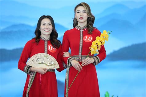 Hot Girl L Th Ph Ng V D N Ch N D I B Ng Chuy N Tr Nh Di N Nh Ng I M U