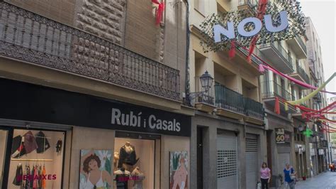 El Carrer Nou Exemple De Les Llums I Ombres Del Comer De Manresa Regi