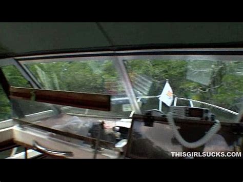 Hermosa Morena Facialized En Un Barco XVIDEOS