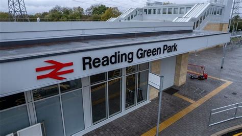 Reading Green Park Station Officially Opens Bbc News