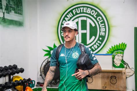 Guarani acerta renovação de contrato volante Matheus Bueno até 2025