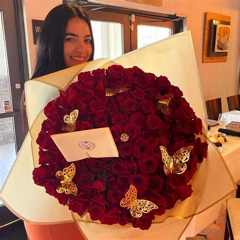 046 Luxurious 100 Roses Bouquet Ramo Buchon De 100 Rosas Best