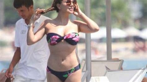9 Hot Sexy Ebru Yasar Bikini Pics