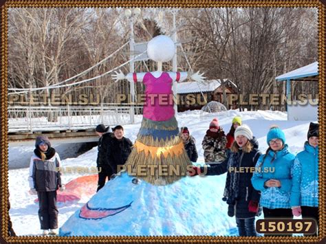 Соломенное чучело и кукла из сена для встречи и проводов масленицы