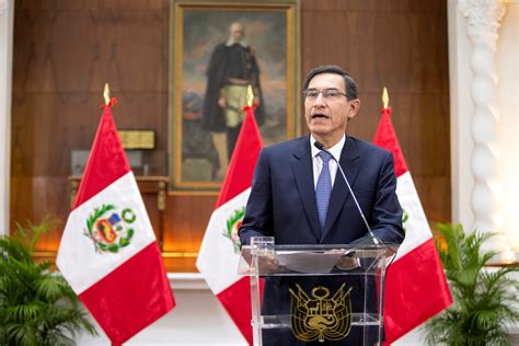 Popularidad Del Presidente Peruano Vizcarra Cae De 60 A 56