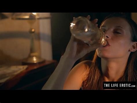 Precioso D Chica Se Folla Con Un Paraguas XVIDEOS