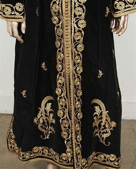 Caftan Marocain Ntaa Caftan Marocain En Velours Brod De Fil D Or