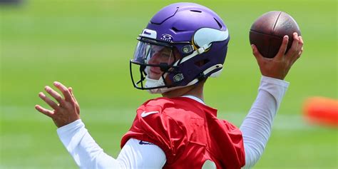 Sam Darnold Likely to Start: Vikings Rookie QB Plans to Be 'A Problem ...