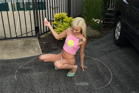 AMATEUR GIRL Als On Target Kiara Cole High Porn