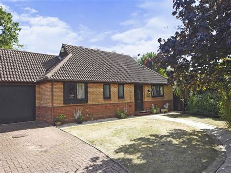 3 Bed Detached Bungalow For Sale In Alexander Mews Sandon Chelmsford