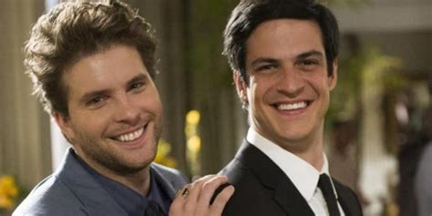 Thiago Fragoso Relembra Beijo Gay Em Novela