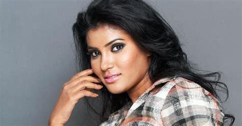 South Actress Rhythamika Navel Show Photos Hot And Spicy