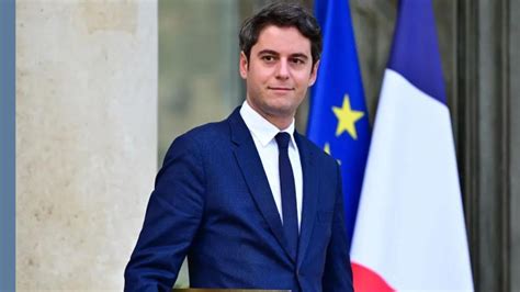 Macron nomeia ministro mais jovem da história e primeiro declaradamente gay Gabriel Attal