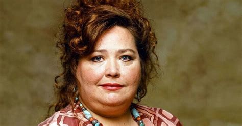 Remembering Conchata Ferrells Role In Edward Scissorhands