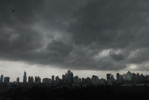 27 Gambar Awan Mendung Animasi Hajime Gambar