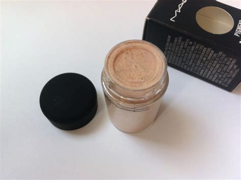 Silvena Make Up MAC Naked Pigment